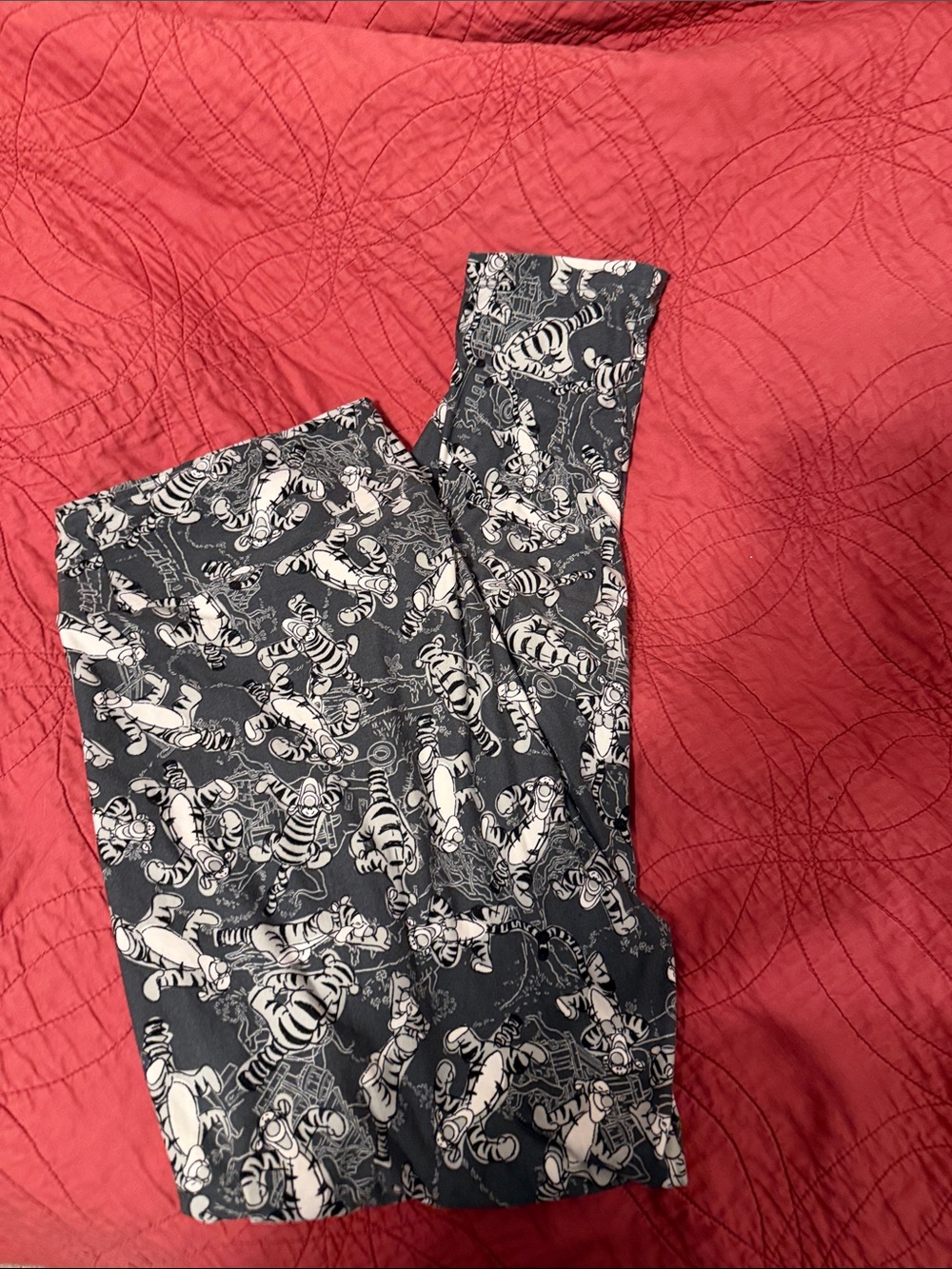 LuLaRoe Black & White  Tigger Print Leggings